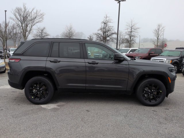 New 2026 Jeep Grand Cherokee Altitude RWD image 3