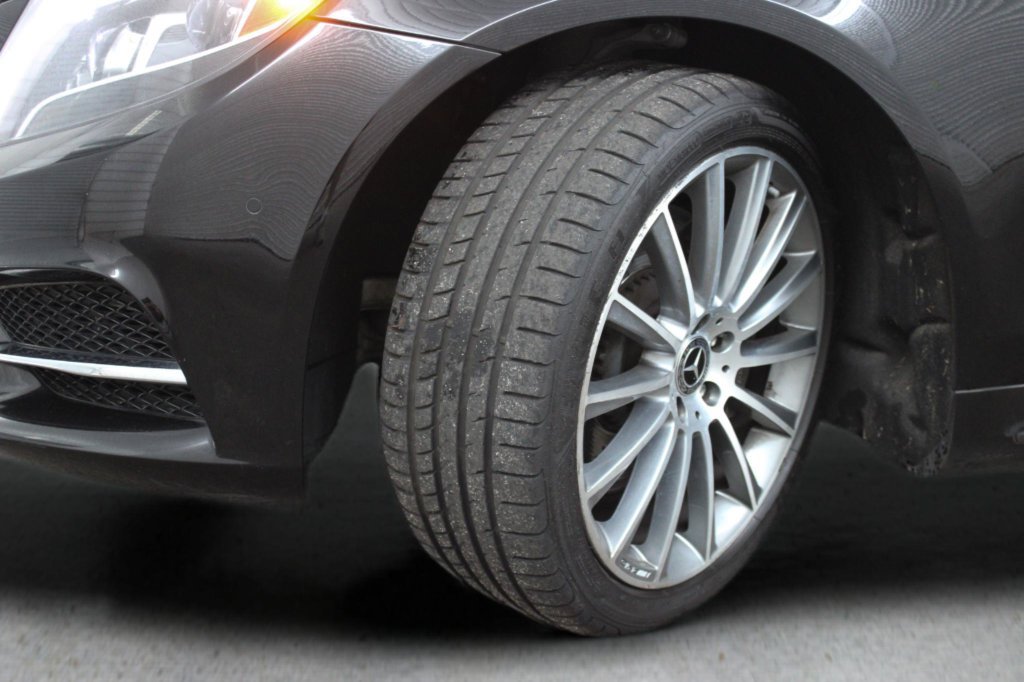 Used 2017 Mercedes-Benz S 550 Sedan image 44