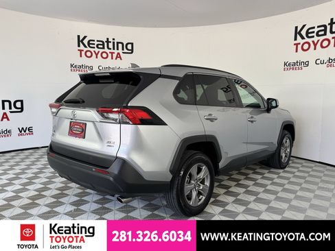 Used 2025 Toyota RAV4 XLE AWD/4WD image 5