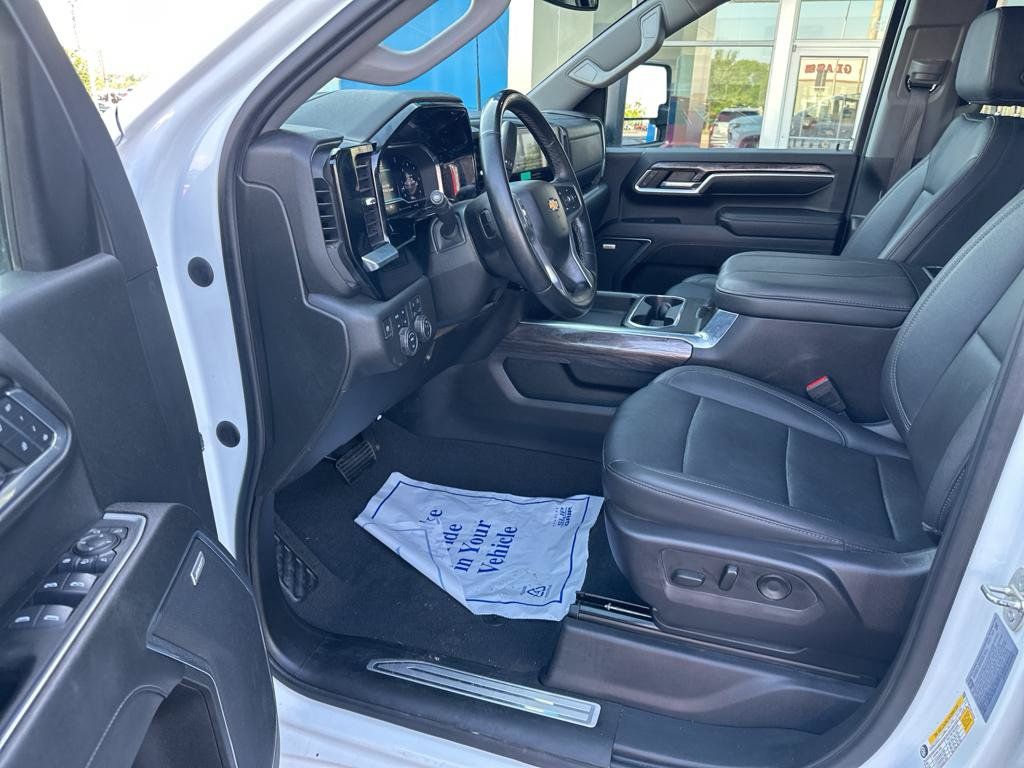 Used 2024 Chevrolet Silverado 3500 LTZ w/ LTZ Convenience Package AWD/4WD image 13