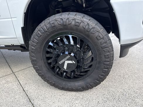 New 2026 RAM 3500 Laramie AWD/4WD image 11