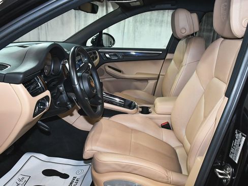 Used 2023 Porsche Macan AWD/4WD image 41