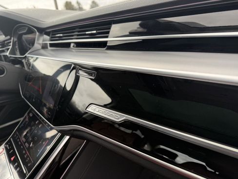 Used 2020 Audi S8 L w/ S8 Executive Package image 36