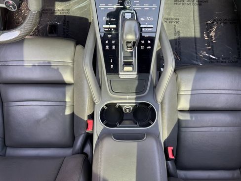 Used 2020 Porsche Cayenne image 46