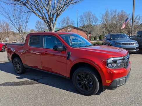 Used 2023 Ford Maverick Lariat w/ Lariat Luxury Package image 2