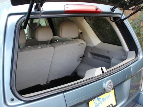 Used 2010 Mercury Mariner 4WD image 16