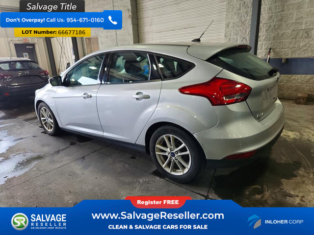 Used 2017 Ford Focus SE FWD image 3