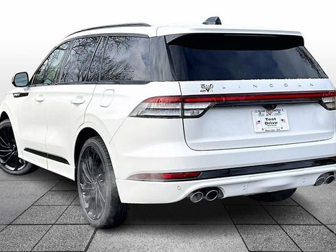 New 2026 Lincoln Aviator Reserve image 3