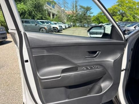 Used 2024 Hyundai Kona SEL AWD/4WD image 27