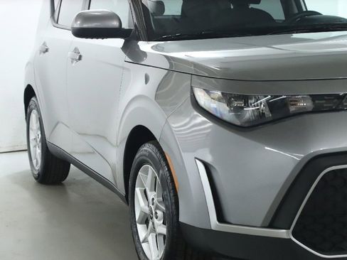 Used 2025 Kia Soul LX w/ LX Technology Package image 8