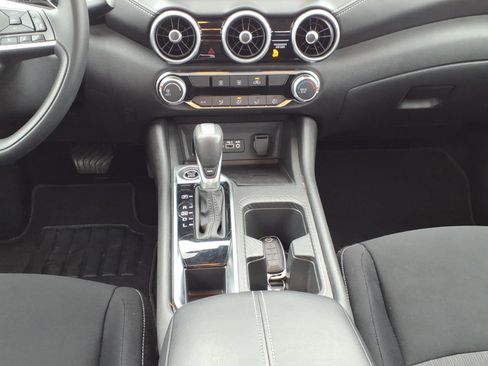Used 2025 Nissan Sentra SV image 15