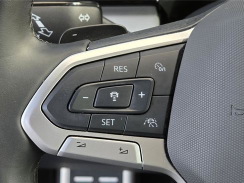 Certified 2024 Volkswagen Atlas Cross Sport SEL Premium R-Line AWD/4WD image 19