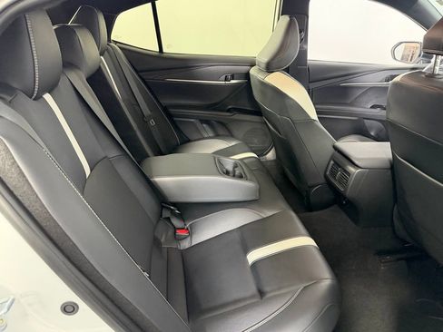 Used 2025 Toyota Camry SE image 26