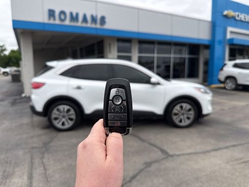 Used 2022 Ford Escape SEL w/ Technology Package FWD image 23