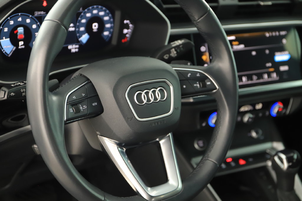 Certified 2024 Audi Q3 2.0T Premium w/ Convenience Package AWD/4WD image 16
