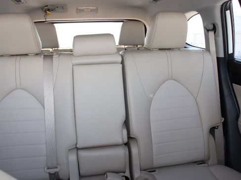 Certified 2022 Toyota Highlander XLE image 25