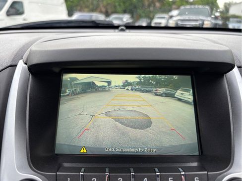 Used 2017 Chevrolet Equinox Premier w/ Enhanced Convenience Package FWD image 26