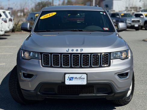 Used 2018 Jeep Grand Cherokee Laredo AWD/4WD image 2