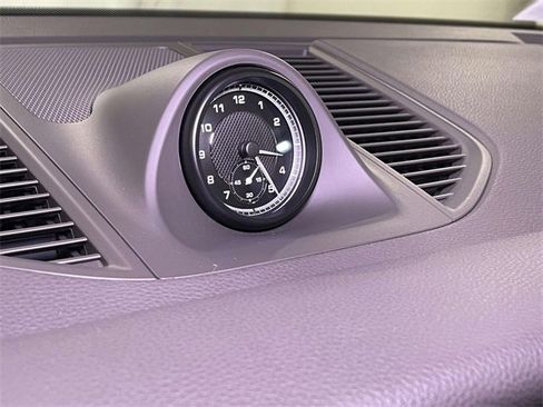 Used 2025 Porsche Macan image 36