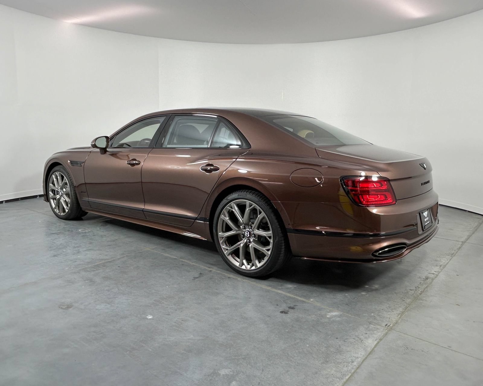 New 2026 Bentley Flying Spur Plug-In Hybrid AWD/4WD image 3