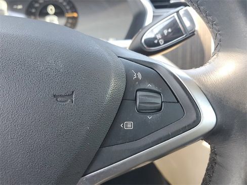 Used 2013 Tesla Model S Base image 26