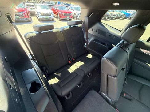 Used 2025 Cadillac XT6 Luxury AWD/4WD image 44