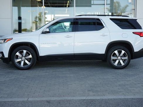Used 2020 Chevrolet Traverse LT w/ LT Premium Package image 5