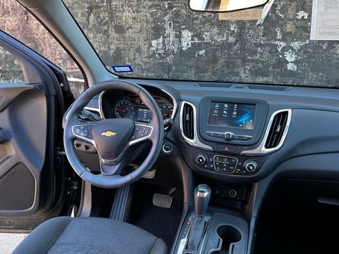 Used 2018 Chevrolet Equinox LT FWD image 11