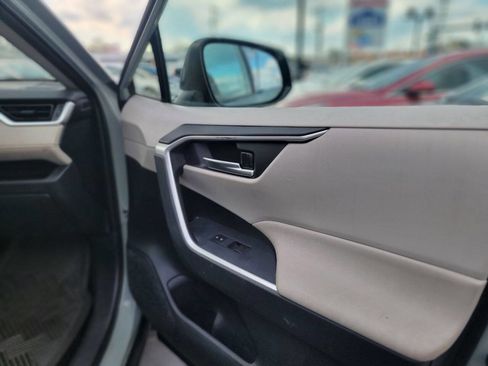 Used 2019 Toyota RAV4 XLE image 3