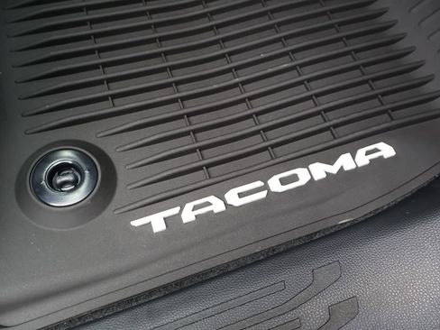 Used 2026 Toyota Tacoma TRD Sport image 31