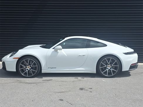 Used 2025 Porsche 911 Carrera 4 GTS image 2