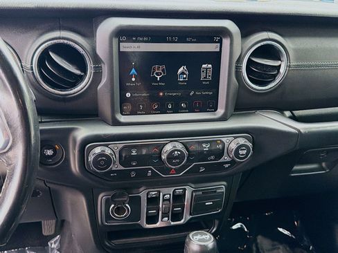 Used 2019 Jeep Wrangler Unlimited Sahara AWD/4WD image 12
