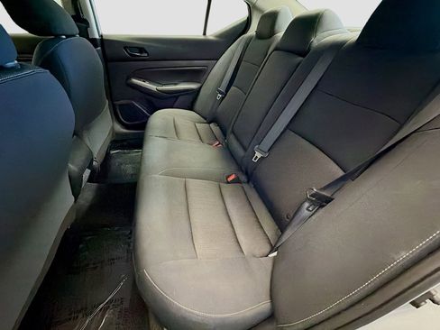 Used 2025 Nissan Altima 2.5 SV FWD image 13
