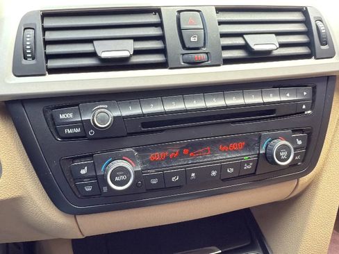 Used 2015 BMW 320i xDrive Sedan image 16