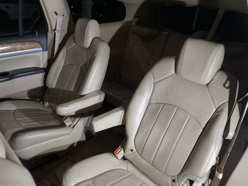 Used 2009 Buick Enclave CXL w/ Entertainment Package #2 image 15