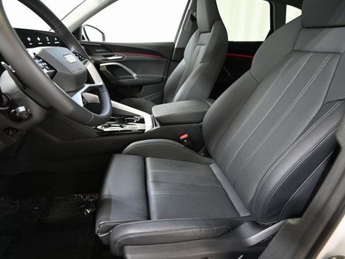 Used 2025 Audi Q5 Premium Plus w/ Premium Plus AWD/4WD image 8