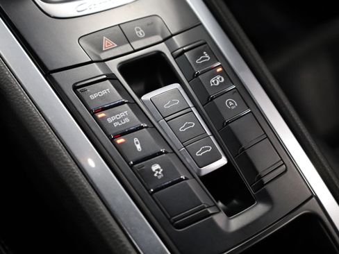 Used 2013 Porsche 911 Carrera 4S image 30