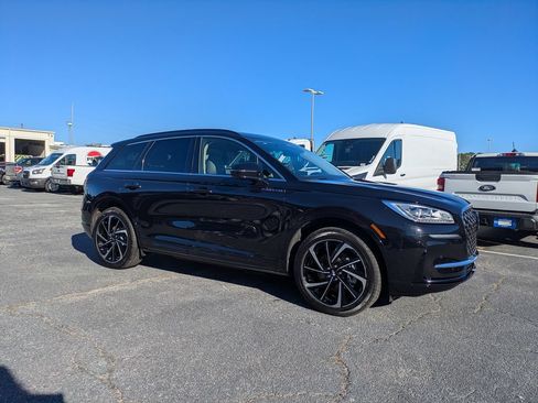 New 2025 Lincoln Corsair Grand Touring w/ Equipment Group 301A AWD/4WD image 2