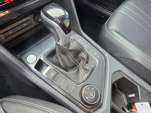 Used 2023 Volkswagen Tiguan SE R-Line image 19