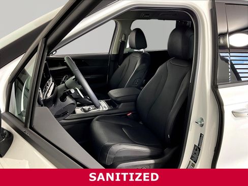 Certified 2025 Kia Carnival SX Prestige FWD image 21