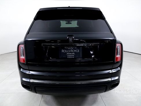 Used 2021 Rolls-Royce Cullinan Black Badge AWD/4WD image 9