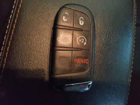 Used 2017 Jeep Compass Latitude w/ Popular Equipment Group FWD image 32