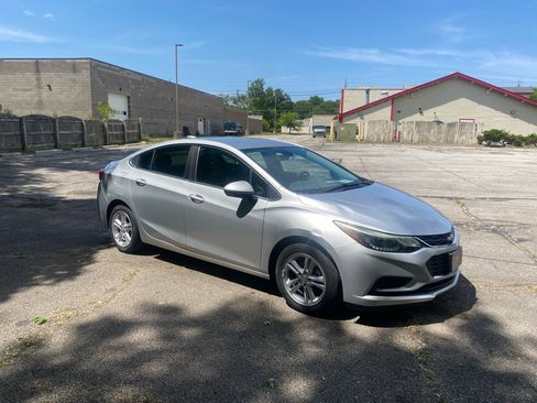Used 2016 Chevrolet Cruze LT FWD image 7