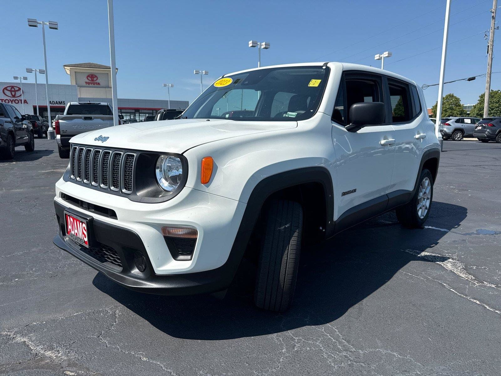 Used 2023 Jeep Renegade Latitude AWD/4WD image 4