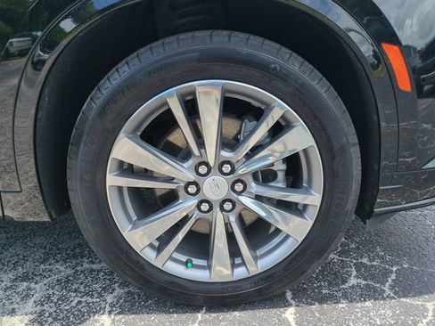 Used 2025 Cadillac XT6 Premium Luxury FWD image 11