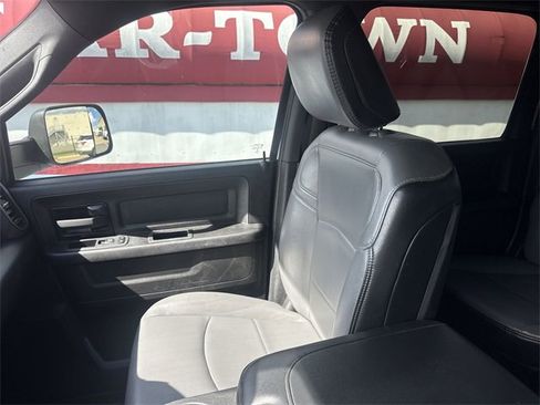 Used 2022 RAM 2500 Tradesman w/ Chrome Appearance Group image 23