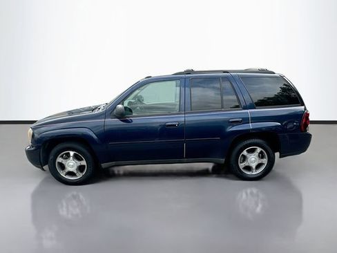 Used 2008 Chevrolet TrailBlazer LT w/ Sun And Sound Package AWD/4WD image 9