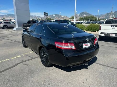 Used 2011 Toyota Camry LE FWD image 9