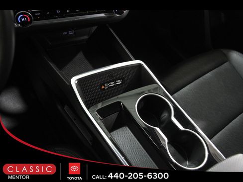 Used 2025 Chevrolet Equinox LT w/ Convenience Package II image 17