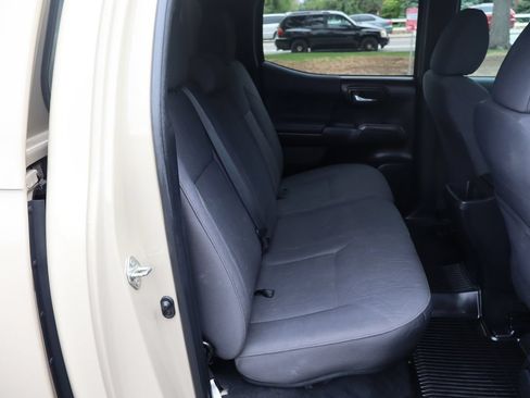 Used 2019 Toyota Tacoma TRD Off-Road AWD/4WD image 22